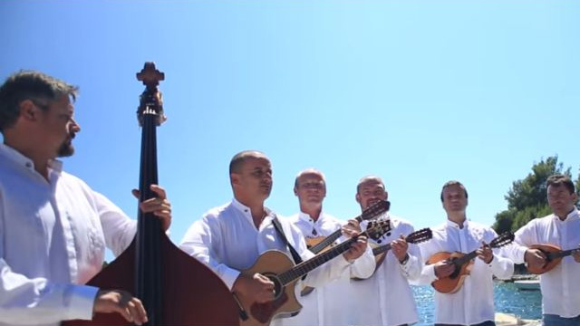 ‘Fala ti valo’ novi je singl Mandolinskog orkestra Okruk
