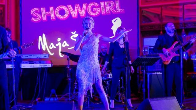 Maja Šuput uz brazilske plesačice predstavila ‘Showgirl’