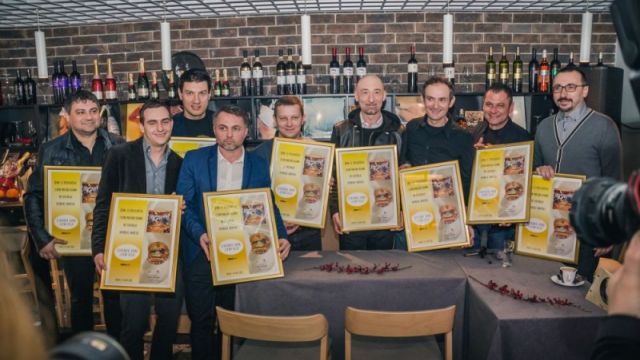Uoči Kirbaja Slavonia Bandu dodijeljena Zlatna ploča Uoči Kirbaja Slavonia Bandu dodijeljena Zlatna ploča