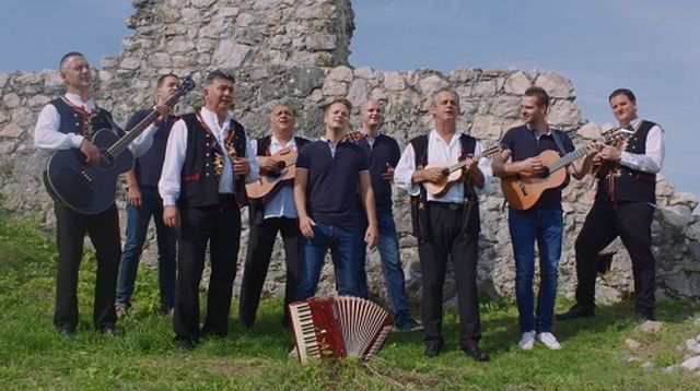 Klapa Bonaca i Kvatropirci u pjesmi ‘Daleke ljubavi’