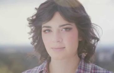 Na današnji dan Mia objavila svoj prvi singl