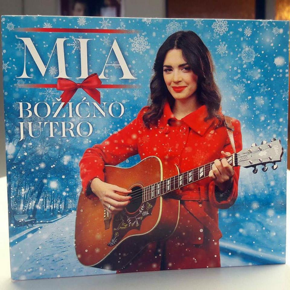 Mia Dimšić obradovala fanove prvim božićnim albumom