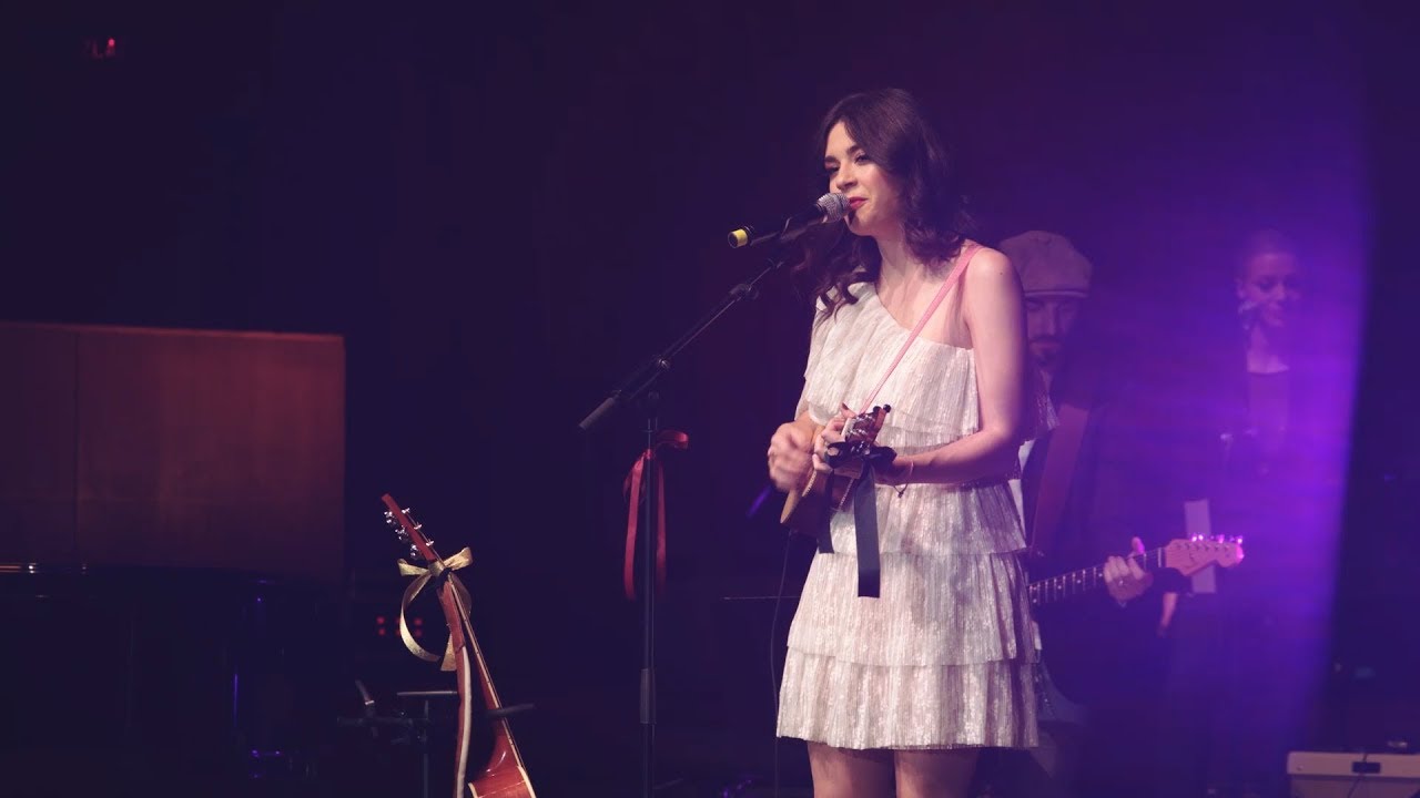 Mia Dimšić čvrsto stoji na vrhu top liste prodaje