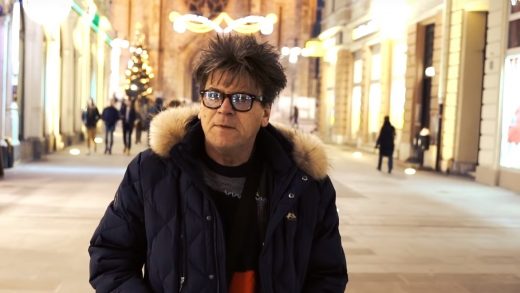 Crvena jabuka – Za jedan zagrljaj