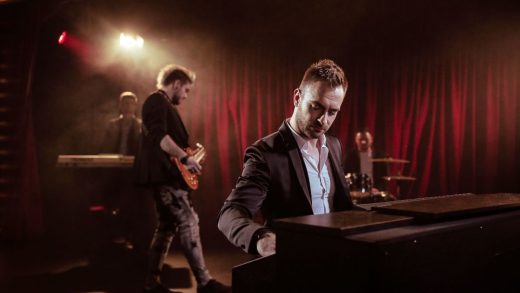 Ljubavnici – Iznenadi me