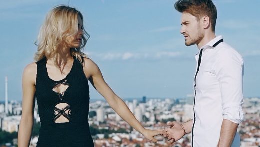 Dino Petrić – Jer još usne peku