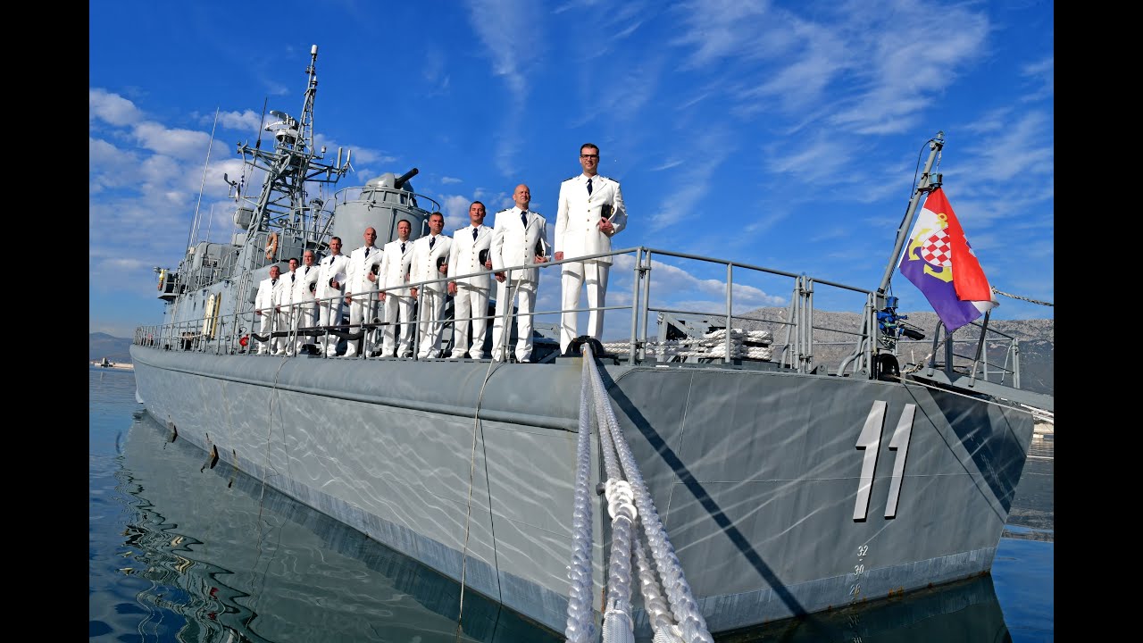 Klapa Sveti Juraj Hrvatske ratne mornarice objavila novi singl „Ostani s nama Kraljice mira“