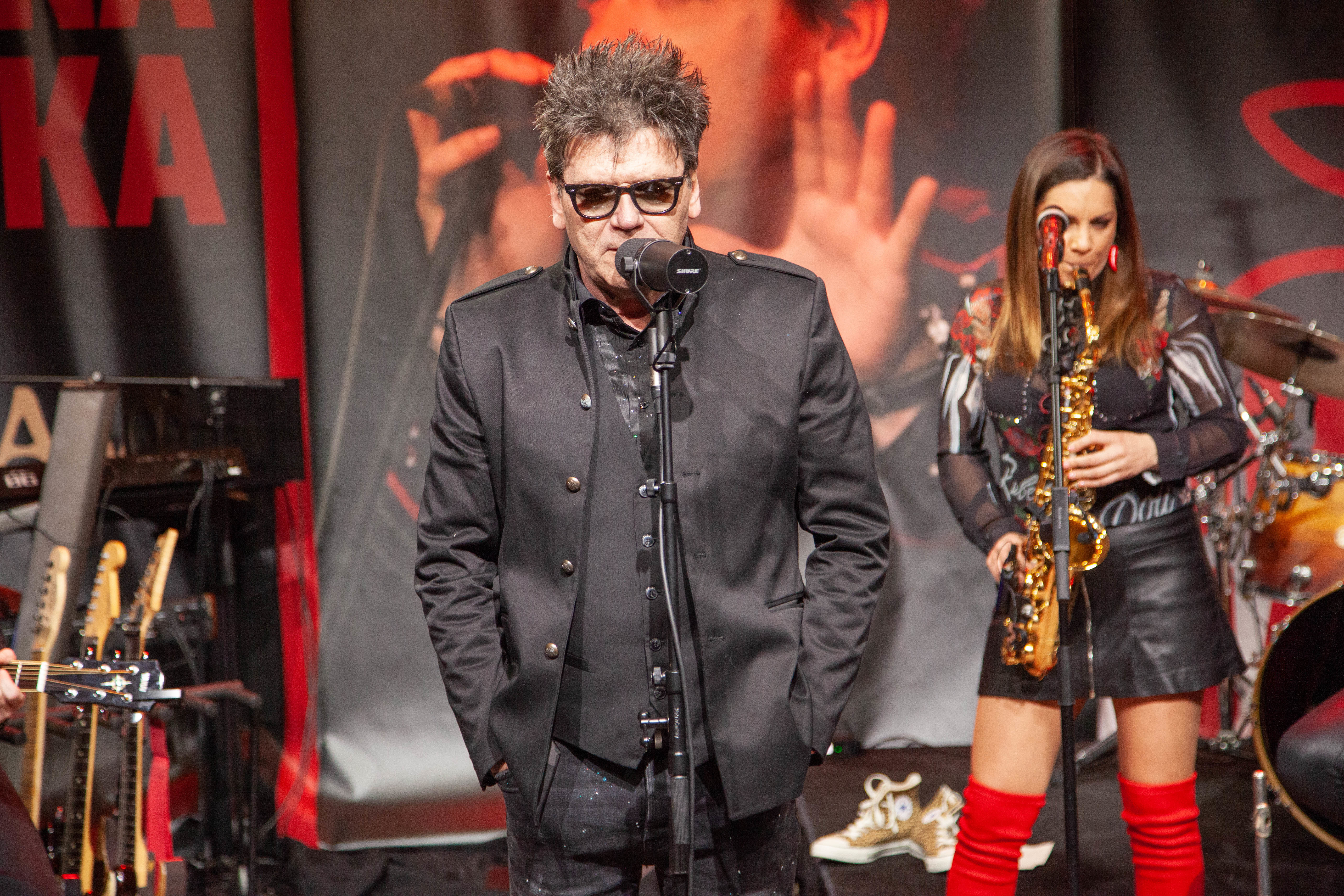 Crvena jabuka oduševila je sinoćnjim virtualnim koncertom