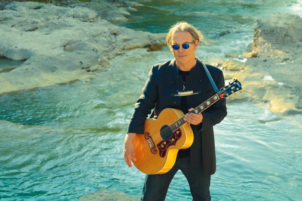 Sjajan riječki kantautor Sandro Bastiančić vraća se na festivalsku pozornicu u Vodicama