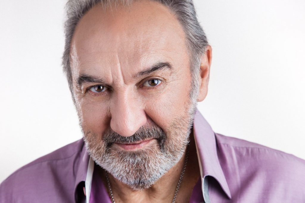 “Nemoj čekat’ sutra”, poručuje Vladimir Kočiš Zec pred nastup na CMC festivalu u Vodicama