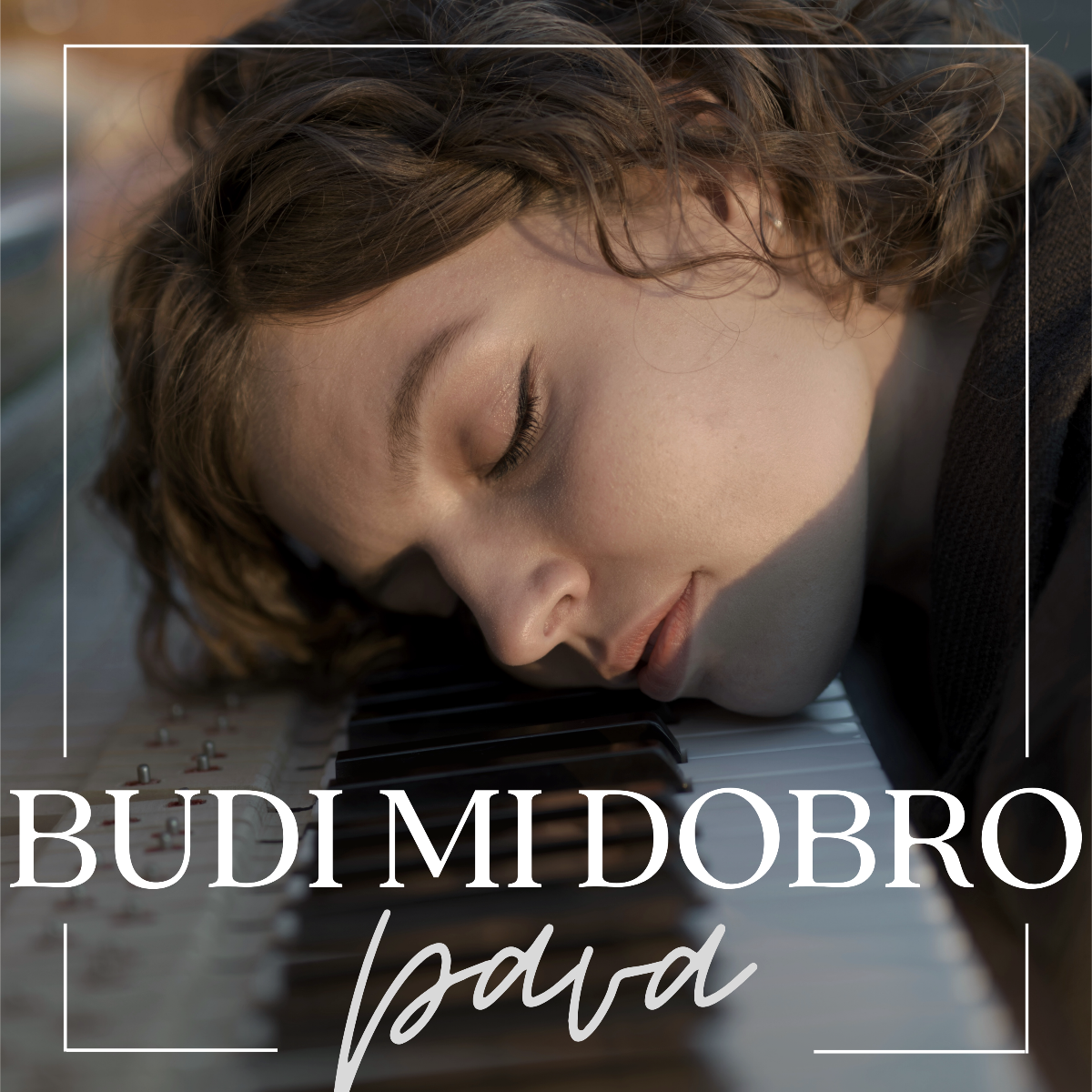 Poslušajte novi singl Pave “Budi mi dobro”