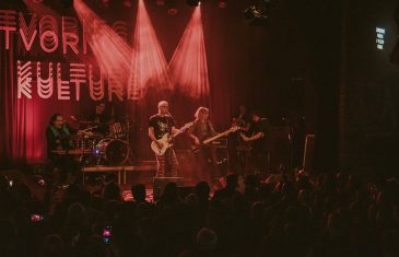 Električni orgazam u Tvornici kulture proslavio 40 godina “Paket aranžmana”