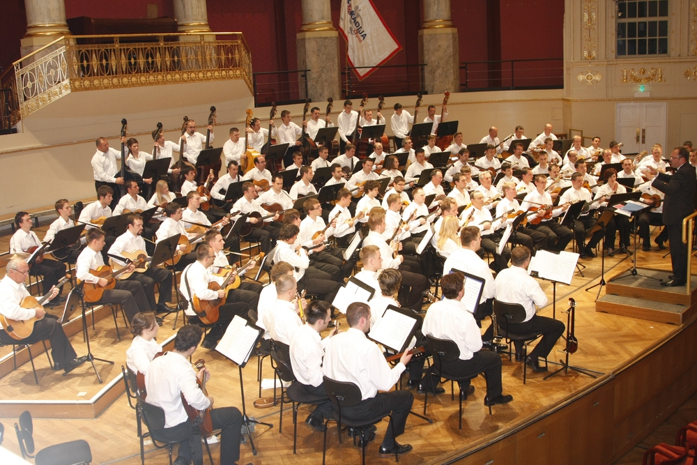 U dvoranu Lisinski dolazi orkestar 100 tamburaša