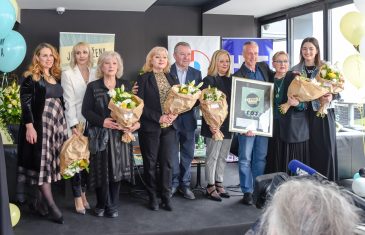 Dan prodavaonica ploča protekao je u zvukovima vinila “Ja sam žena”