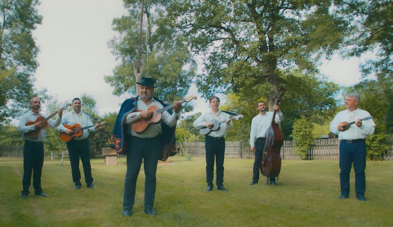 Tamburaški sastav Dike objavio emotivnu pjesmu “Dedin šešir” Tamburaški sastav Dike objavio emotivnu pjesmu “Dedin šešir”