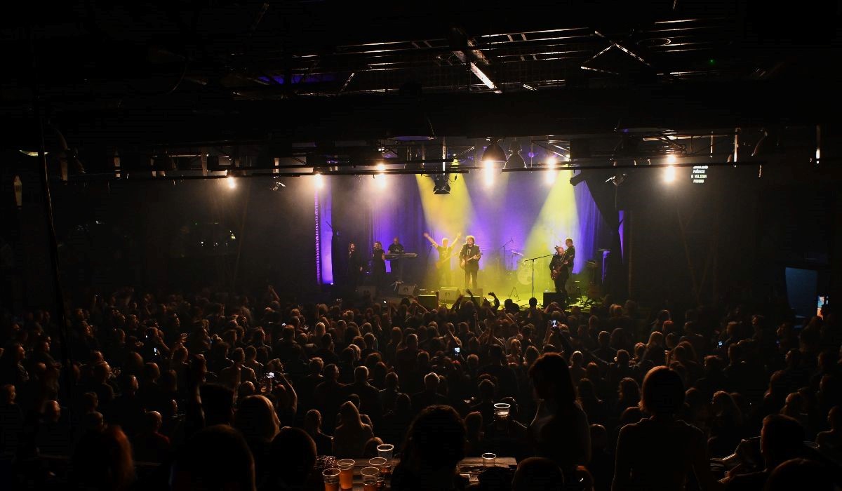 Veliki povratak Valentina, jedne od najpopularnijih pop-rock grupa 80-ih godina Veliki povratak Valentina, jedne od najpopularnijih pop-rock grupa 80-ih godina
