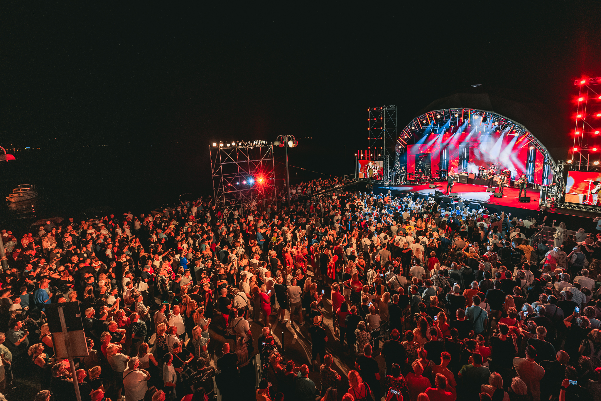 Spektakularan početak CMC Festivala Vodice 2024. uz koncerte velikana zabavne glazbe Dražena Zečića, Matu Bulića, Miroslava Škore i Vigora