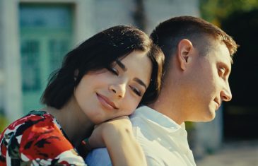 Mia predstavlja spot za prekrasnu baladu “U tvojim rukama”