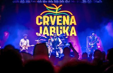 Crvena Jabuka rasplamsala emocije u Varaždinu – Četrdeset godina glazbene magije