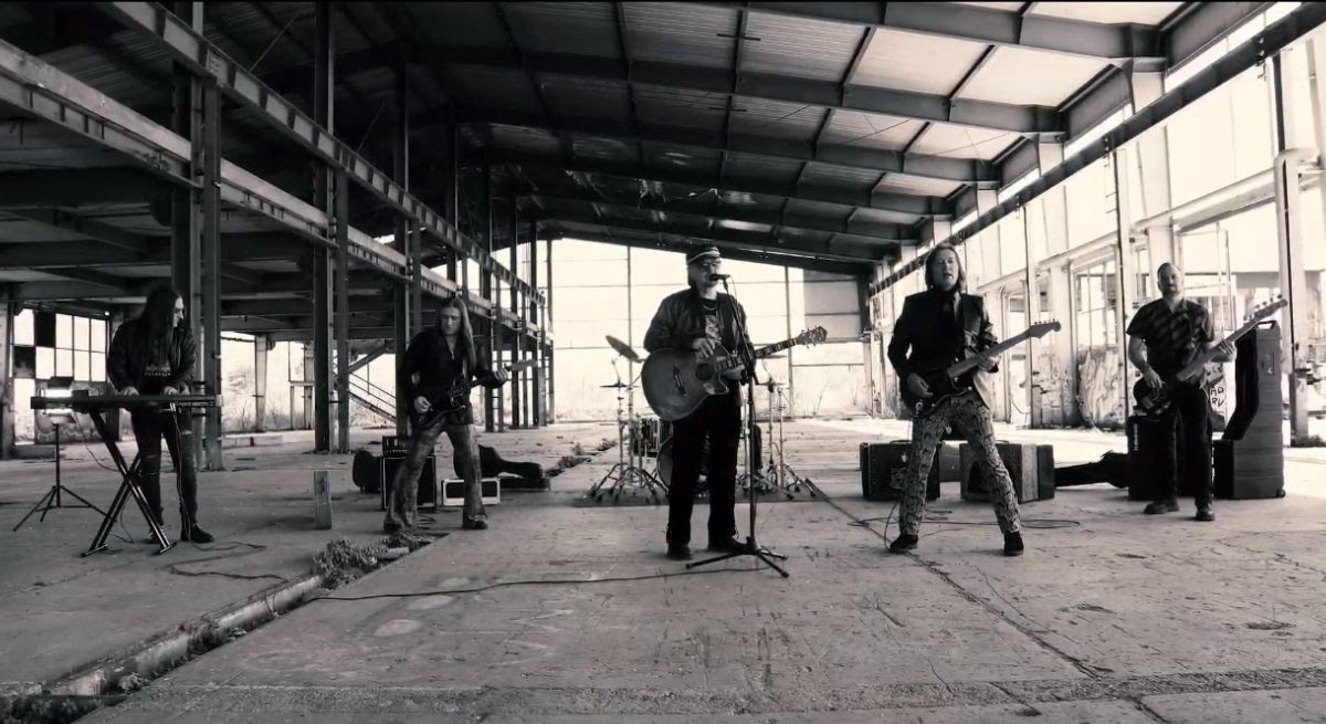 Balada koja ostavlja trag – Divlje Jagode predstavljaju videospot za pjesmu “Zašto ranije nisi došla”