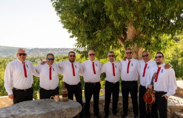 Emotivna dalmatinska priča u novoj pjesmi Klape Drniš – Neće pisma