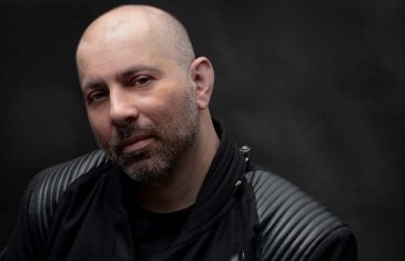 Kiki Rahimovski oduševio pratitelje piano verzijom pjesme Tko nas to razdvaja