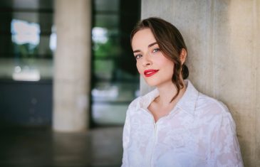 LANA JANJANIN S GOSTIMA PREDSTAVLJA SVOJ PRVI ALBUM NA HRVATSKOM
