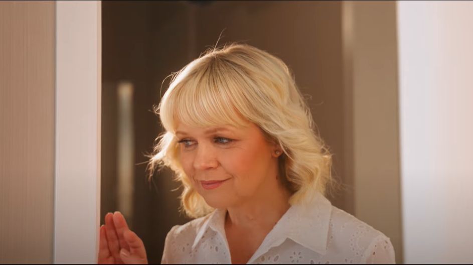 Novi singl i spot “Mati moja” Tatjane “Tajči” Cameron Novi singl i spot “Mati moja” Tatjane “Tajči” Cameron