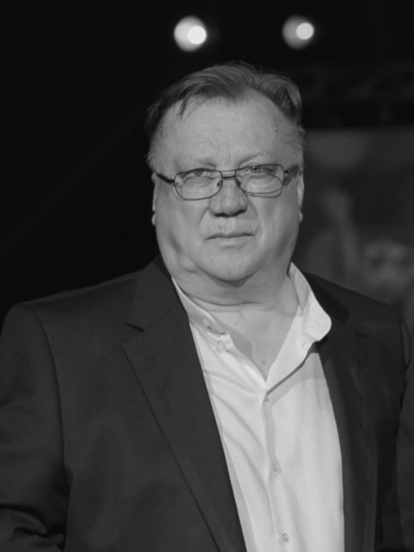 Odlazak legende narodne glazbe – Halid Bešlić (1953.–2025.)