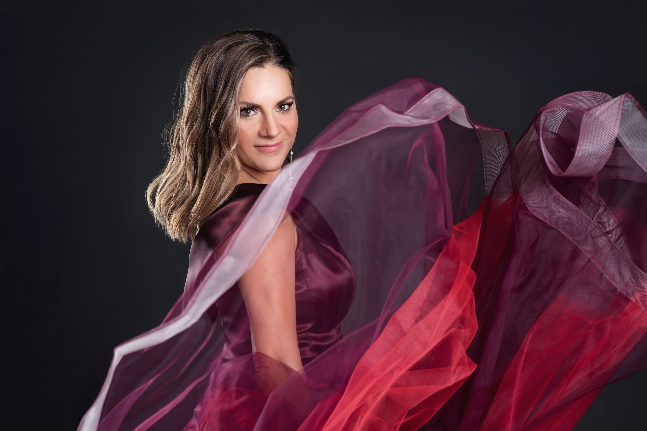 Lana.S predstavlja novi singl Biti glup je bolje i najavljuje koncert u Zagrebu