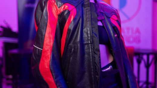 Nela predstavila fantastično vinilno izdanje albuma Arhivirano pred punim auditorijem studija Klet