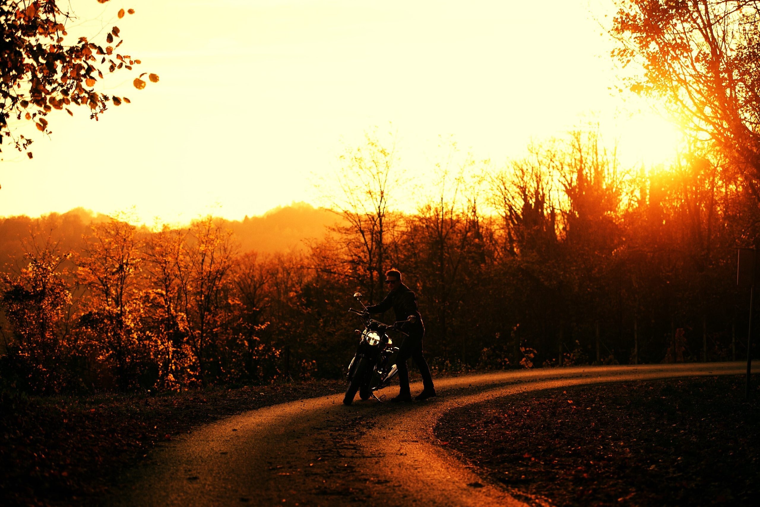 J.R. August predstavlja videospot za pjesmu Flyin’ Bird – drugi singl s albuma Deep Waters J.R. August predstavlja videospot za pjesmu Flyin’ Bird – drugi singl s albuma Deep Waters