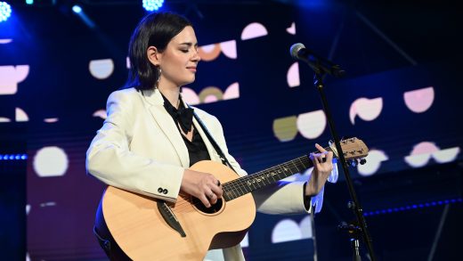 Mia Dimšić na pozornicu CMC Festivala Vodice donosi dašak Slavonije s pjesmom Negdje u ravnici