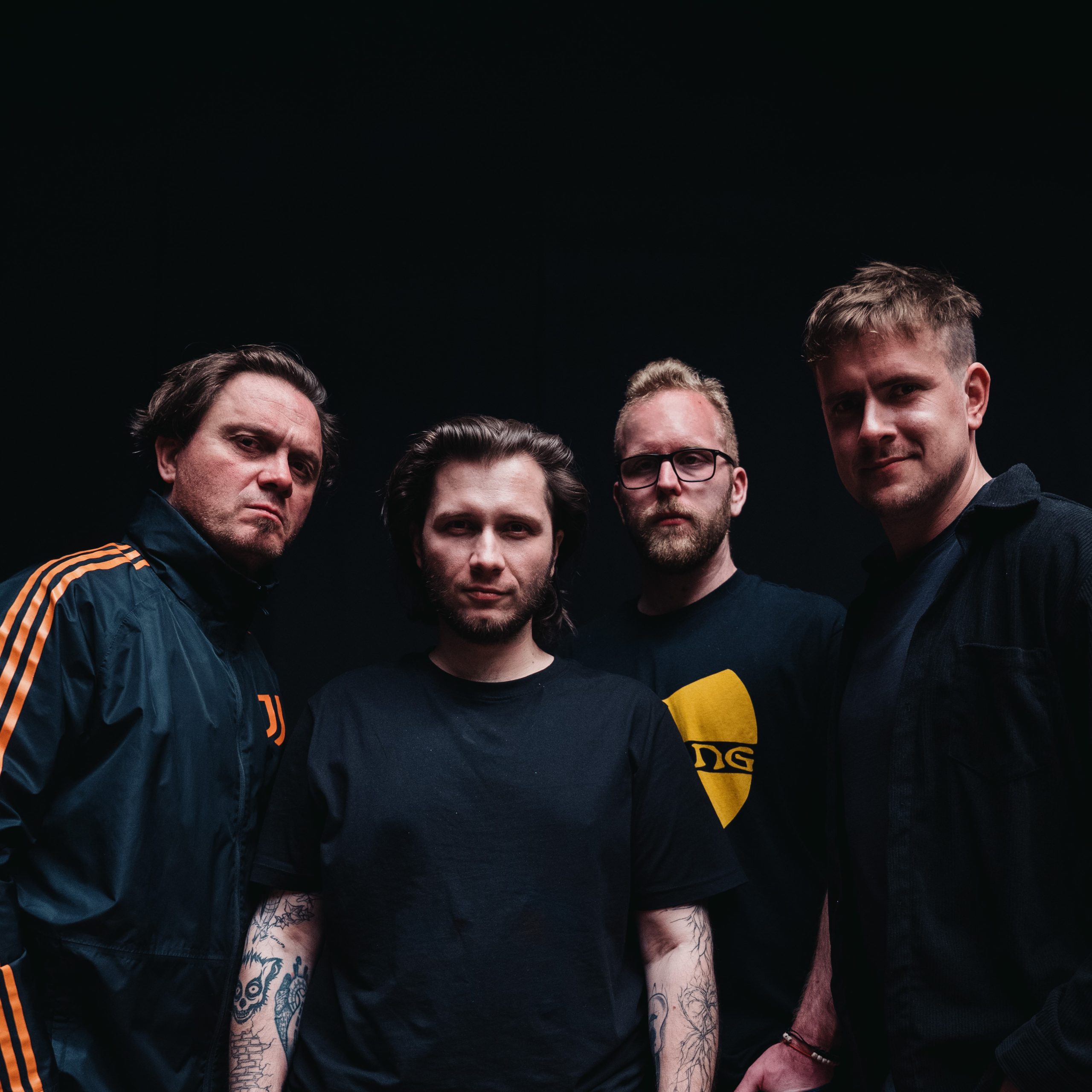 Mahkey kreće u novi album. Stigao je sjajan grunge singl Adžaga Dim