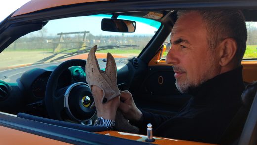 Sandi Cenov spaja glazbu i brzinu u novom singlu Kofer adrenalina