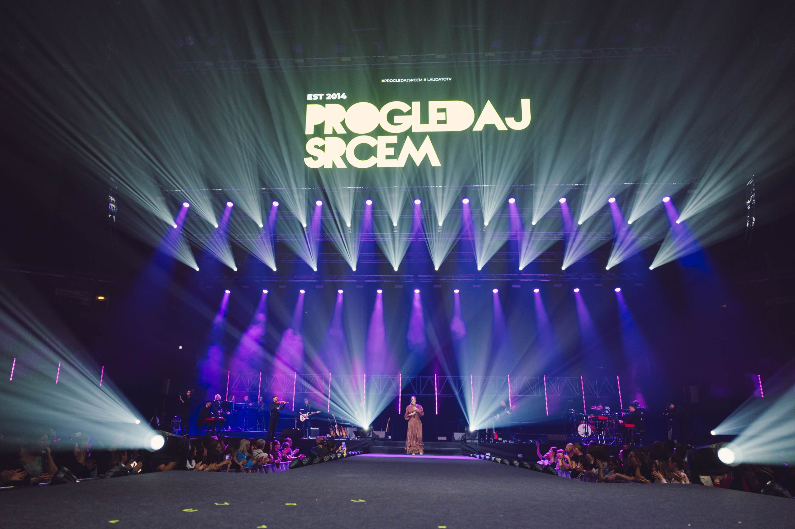 Arena Zagreb progledala srcem: Trosatni spektakl molitve, glazbe i zajedništva u dva dana okupio više od 30 000 ljudi