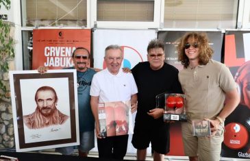 Velike glazbene priče na CMC Festivalu: Crvena jabuka slavi 40 godina kultnog prvijenca, a Željko Bebek predstavio novi album “Made in London”