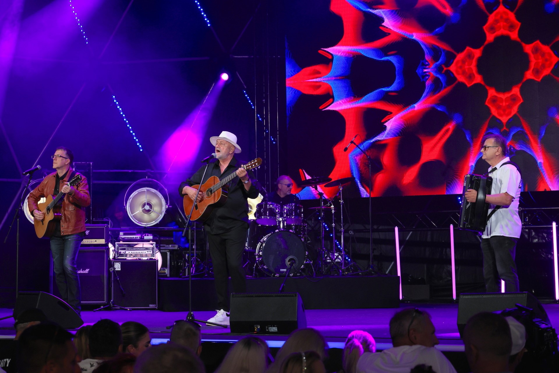 Željko Krušlin Kruška i grupa Latino prvi put na pozornici CMC 200 Slavonija festa Željko Krušlin Kruška i grupa Latino prvi put na pozornici CMC 200 Slavonija festa